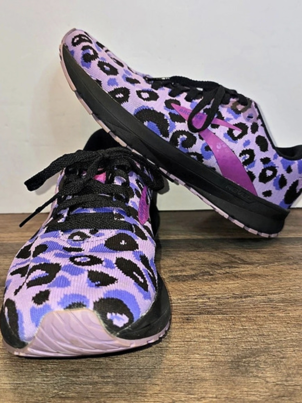 Brooks Revel Animal Print Athletic Shoes US 8.5 Like New